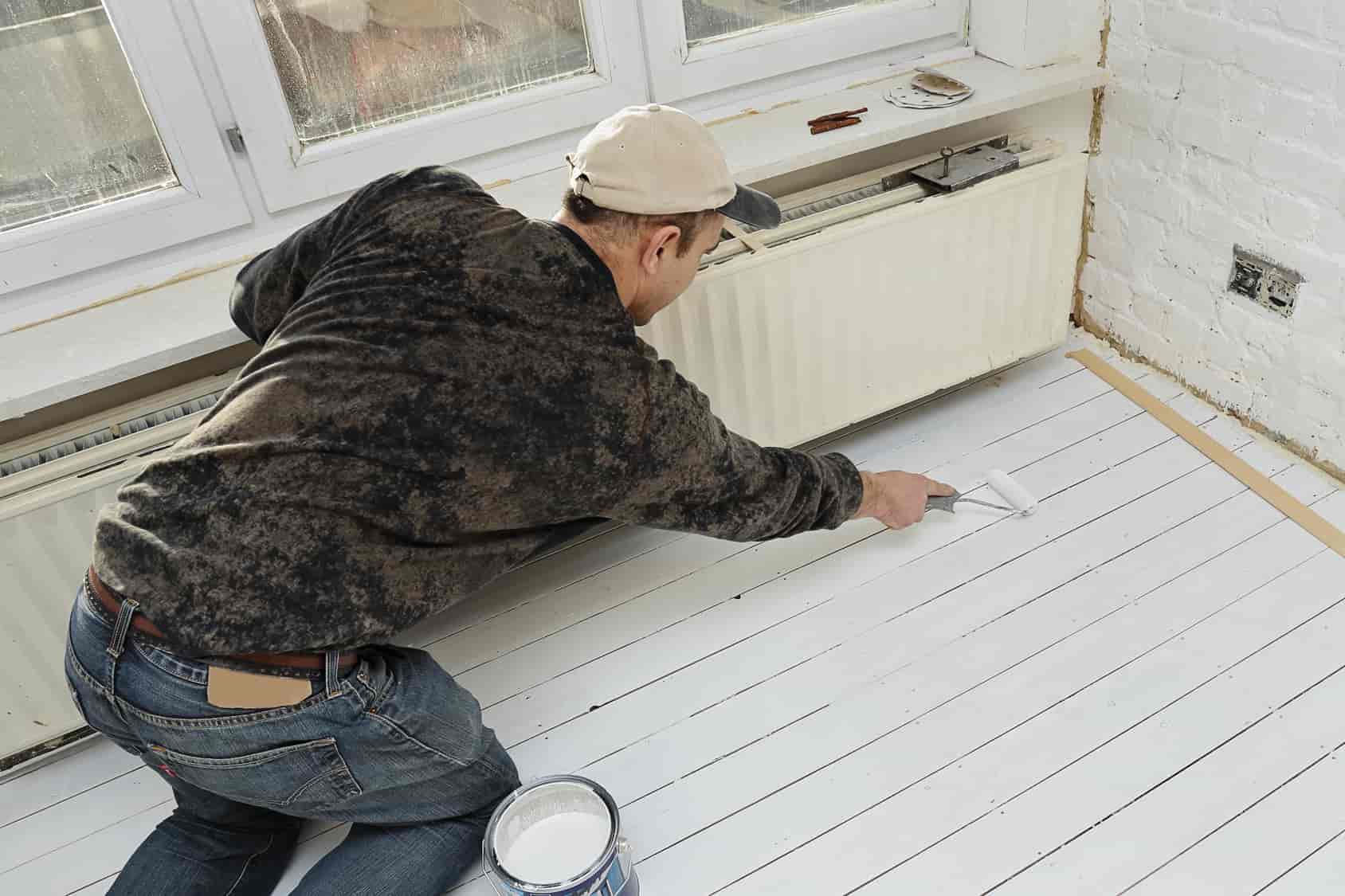 appliquer la peinture pour bois